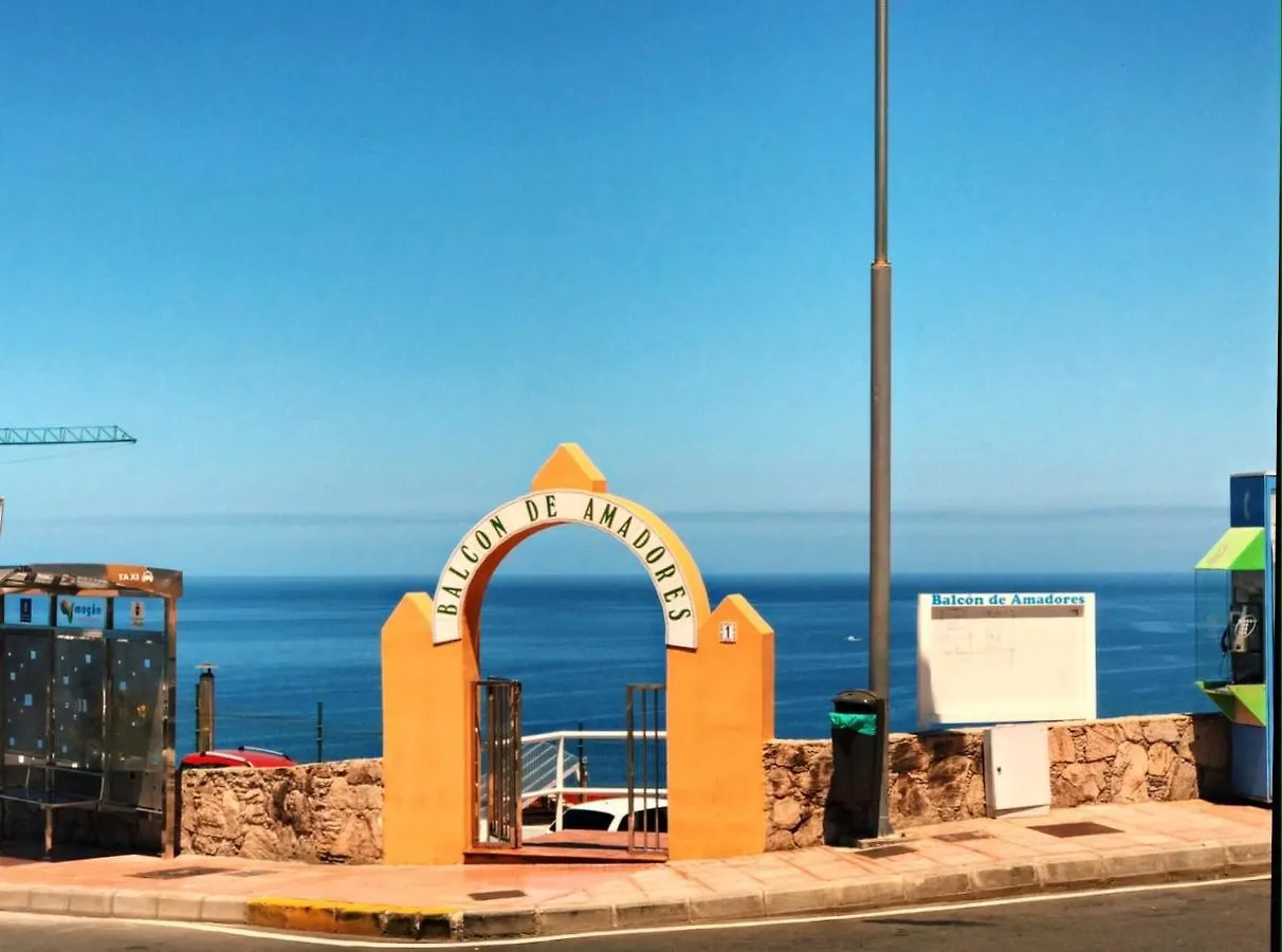 Perla de Amadores 0*,  España